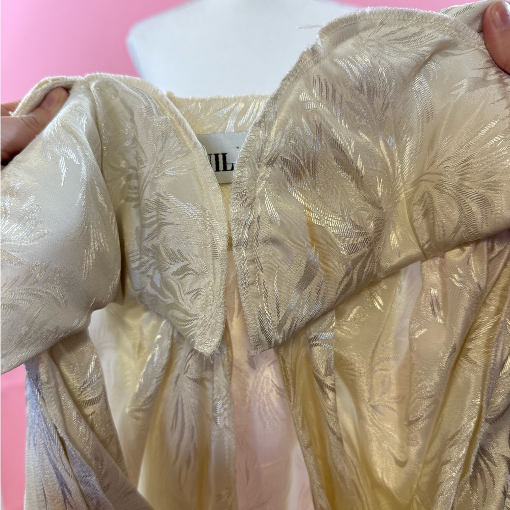 Elegant Cream Wrap Dress with Button Detail - Picture 9 of 10